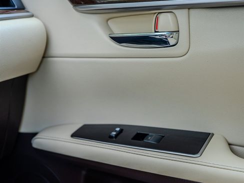 Used 2018 Lexus ES 350 w/ Premier Package FWD image 24