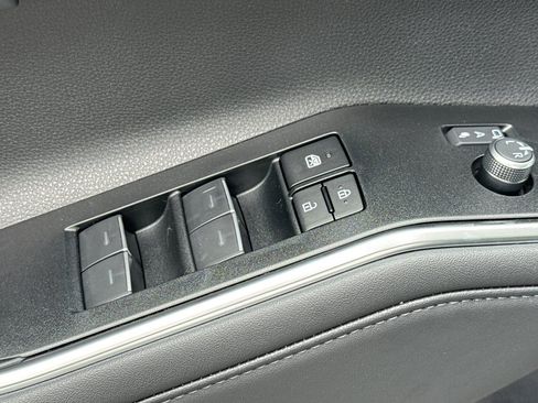 New 2026 Toyota Highlander Platinum AWD/4WD image 12