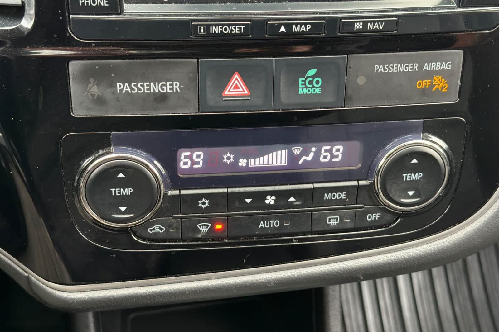 Used 2016 Mitsubishi Outlander GT AWD/4WD image 24