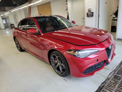 Used 2018 Alfa Romeo Giulia Ti Sport w/ Quick Order Package 22S Sport image 4