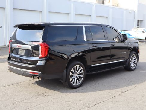 Used 2022 GMC Yukon XL Denali AWD/4WD image 10