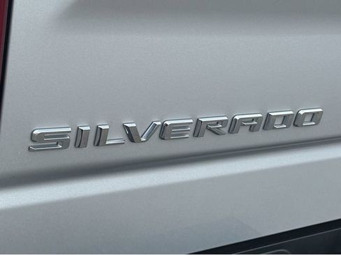 Certified 2022 Chevrolet Silverado 1500 Custom RWD image 9