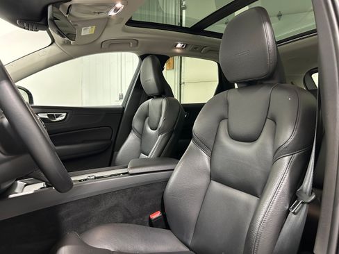 Used 2019 Volvo XC60 T5 Inscription w/ Protection Package AWD/4WD image 25