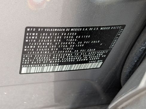 Used 2022 Volkswagen Tiguan SE image 40