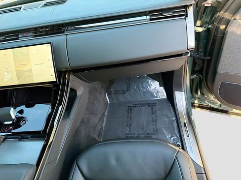 New 2026 Land Rover Range Rover Sport Dynamic SE image 18