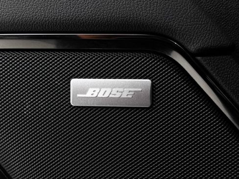 Used 2025 GMC Sierra 2500 AT4 w/ Technology Package image 7