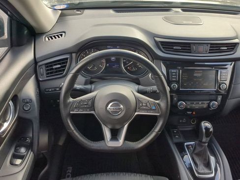 Certified 2019 Nissan Rogue SV w/ Sun & Sound Touring Package image 16