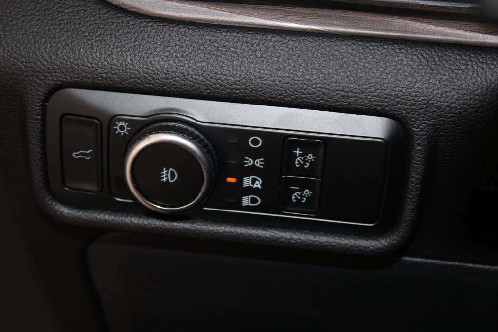Used 2024 Ford Explorer Limited AWD/4WD image 49