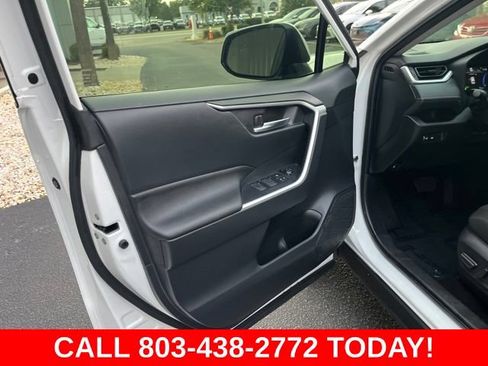 Used 2025 Toyota RAV4 XLE AWD/4WD image 5