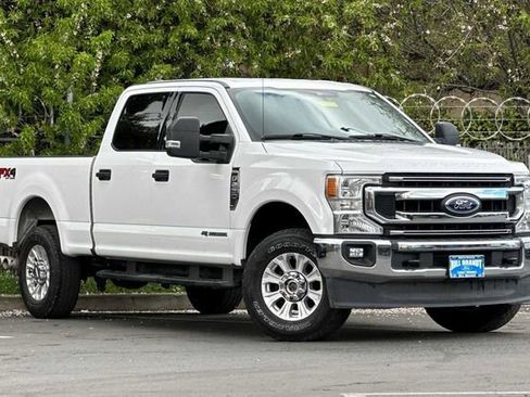 Used 2020 Ford F250 XLT w/ XLT Value Package image 2