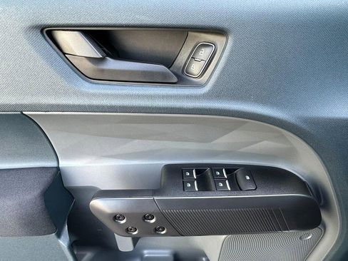 Used 2025 Ford Maverick XL image 10