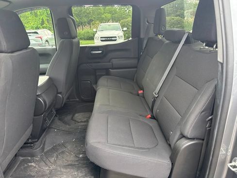 Used 2020 Chevrolet Silverado 1500 Custom w/ Custom Value Package AWD/4WD image 10