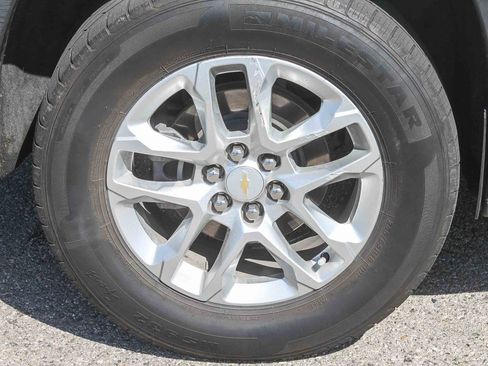 Used 2021 Chevrolet Traverse LT image 12