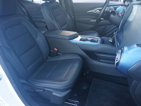 Used 2025 Chevrolet Equinox EV LT w/ Convenience Package image 21