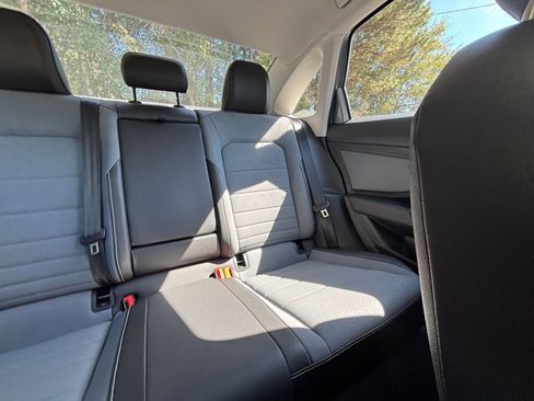 Used 2025 Volkswagen Jetta SE image 37