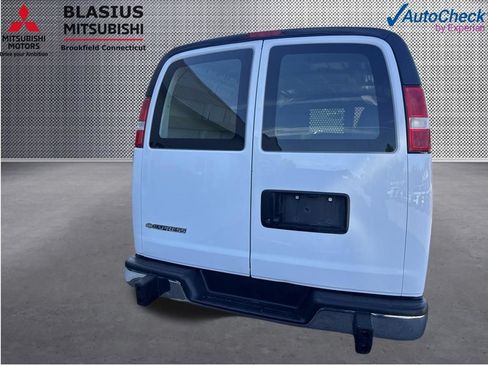 Used 2024 Chevrolet Express 2500 w/ Driver Convenience Package RWD image 10