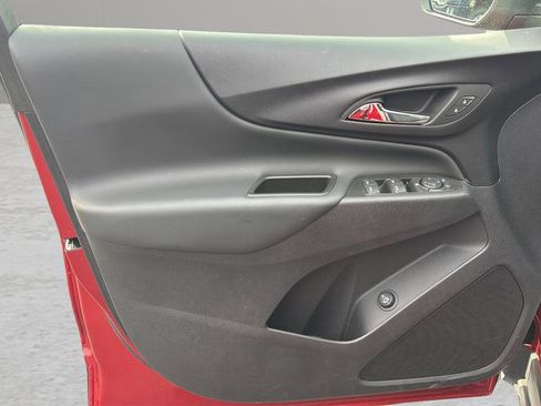 Used 2024 Chevrolet Equinox LT image 9