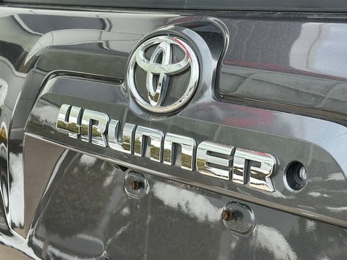 Used 2019 Toyota 4Runner SR5 Premium image 10