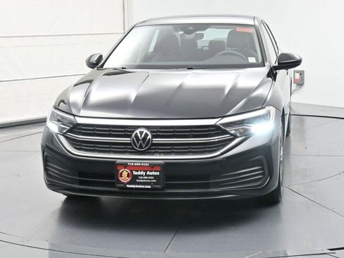 Used 2023 Volkswagen Jetta SE w/ Panoramic Sunroof Package image 26