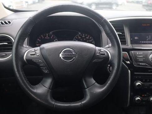 Used 2019 Nissan Pathfinder SV w/ SV All Weather Package AWD/4WD image 8