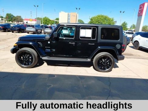 Used 2023 Jeep Wrangler Unlimited Sahara w/ Cold Weather Group AWD/4WD image 8