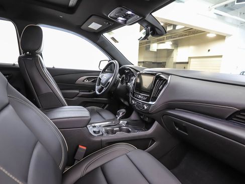 Used 2023 Chevrolet Traverse Premier w/ LPO, Floor Liner Package AWD/4WD image 34