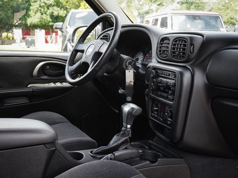 Used 2008 Chevrolet TrailBlazer SS w/ Sun And Sound Package RWD image 35