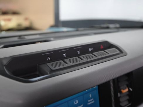 Used 2023 Ford Bronco Badlands image 38