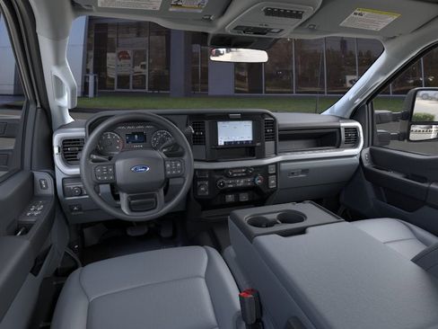 New 2026 Ford F350 4x4 Crew Cab DRW Super Duty image 9