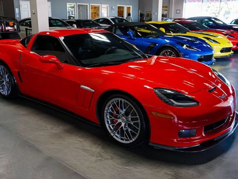 Used 2012 Chevrolet Corvette Grand Sport w/ 2LT Preferred Equipment Group RWD image 4