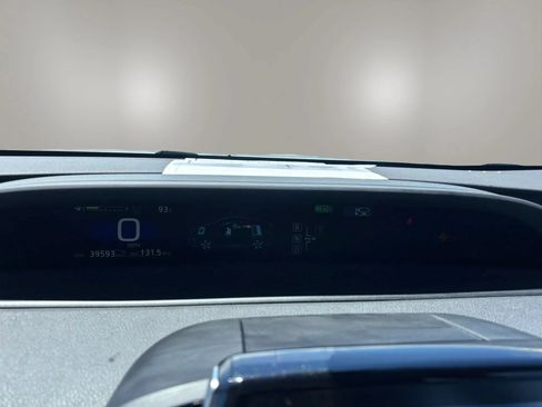 Used 2021 Toyota Prius Prime XLE w/ Carpet Mat Package (TMS) FWD image 12