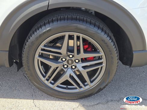 New 2026 Ford Explorer ST-Line w/ ST-Line Street Pack image 5