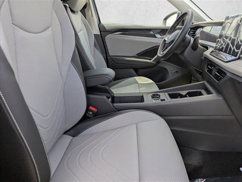 New 2026 Volkswagen Tiguan SE FWD image 27