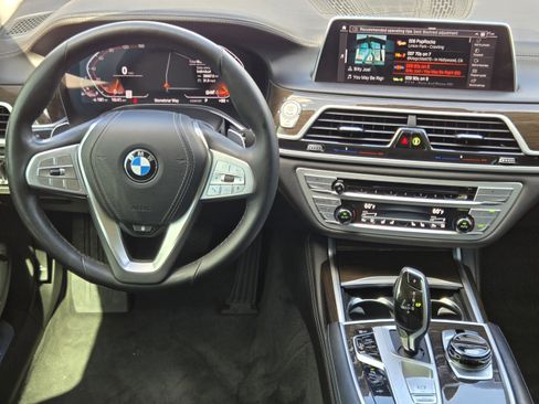 Used 2020 BMW 740i w/ Premium Package RWD image 24