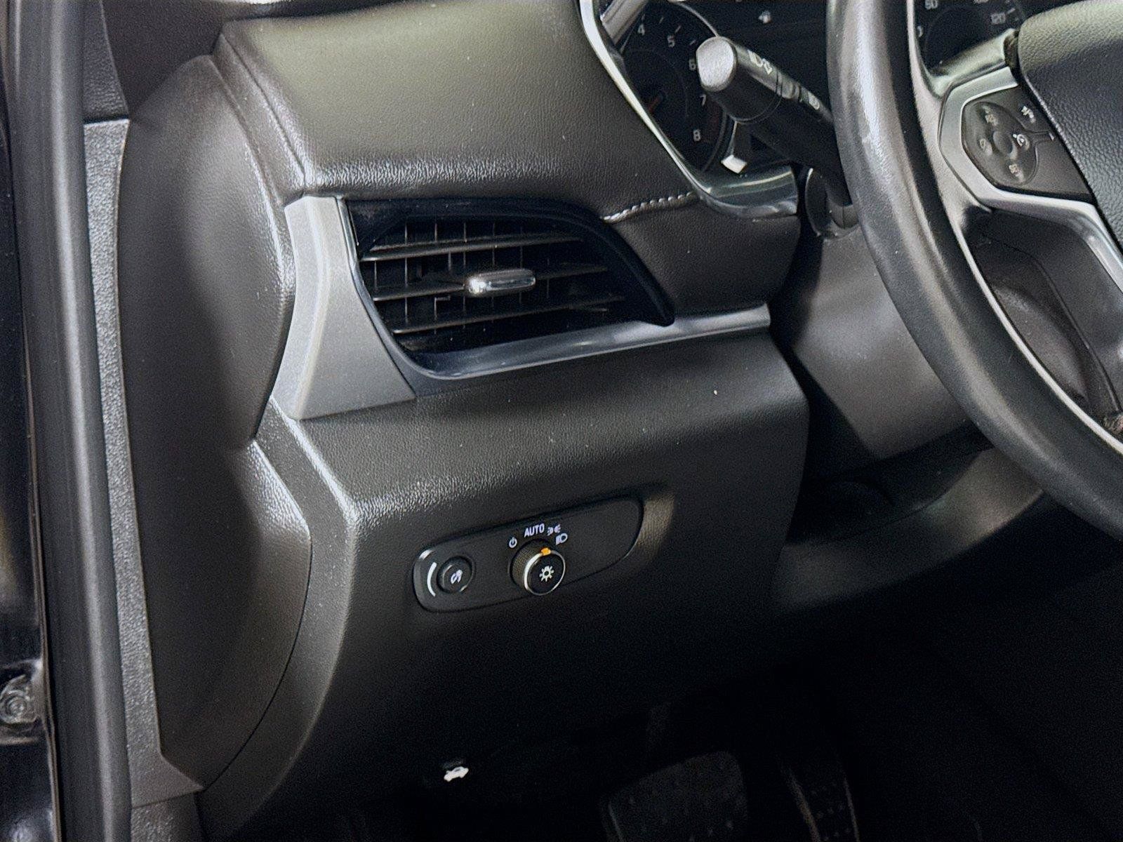 Used 2023 Chevrolet Traverse LT AWD/4WD image 8