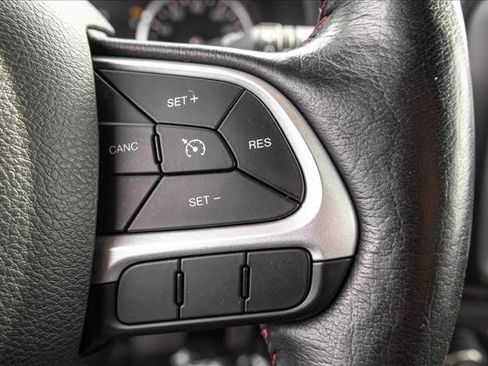 Used 2019 Jeep Renegade Trailhawk AWD/4WD image 17