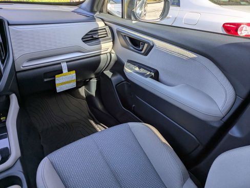 Certified 2025 Subaru Forester Premium image 17