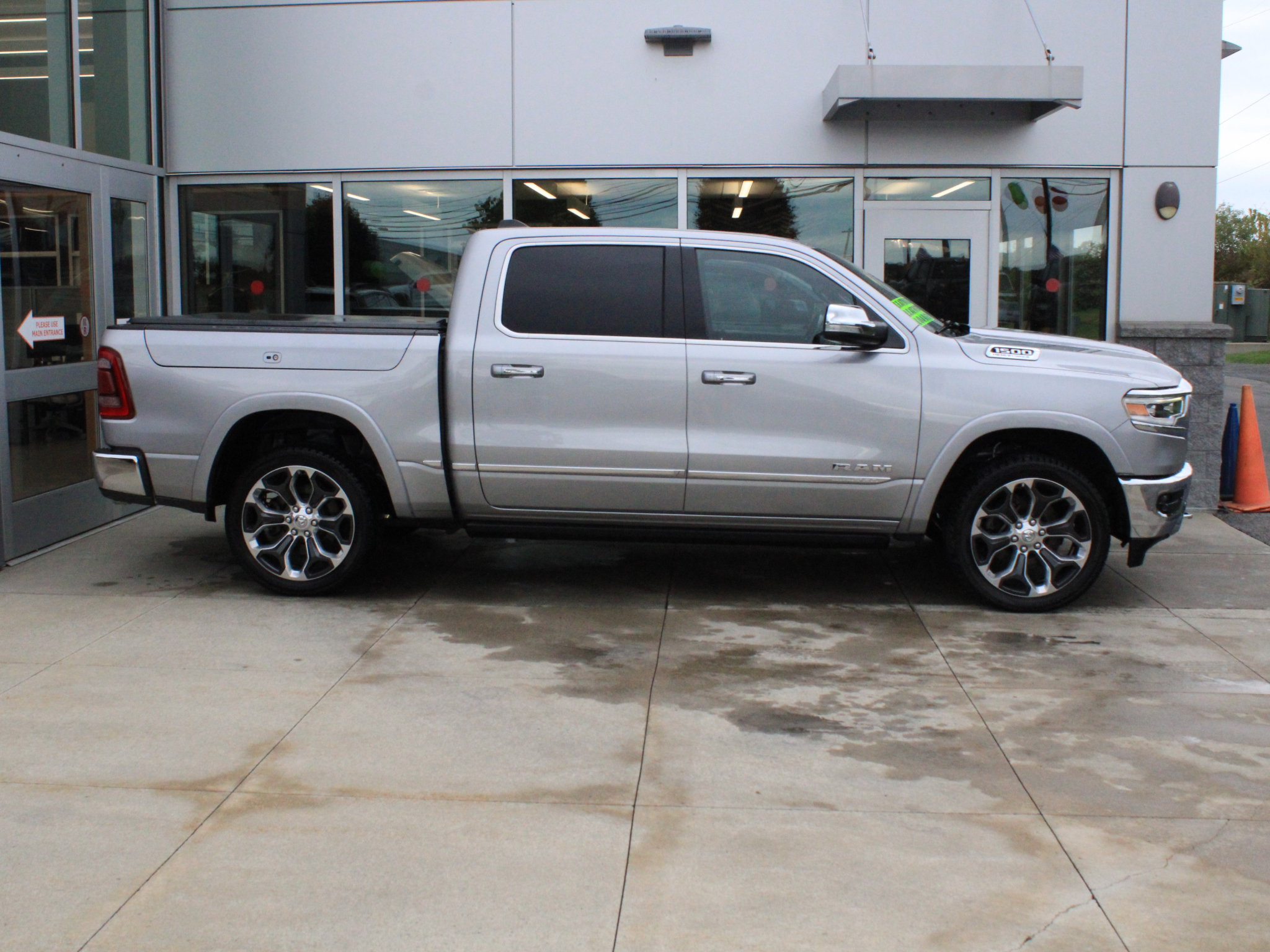 Used 2022 RAM 1500 Limited w/ Bed Utility Group AWD/4WD image 4