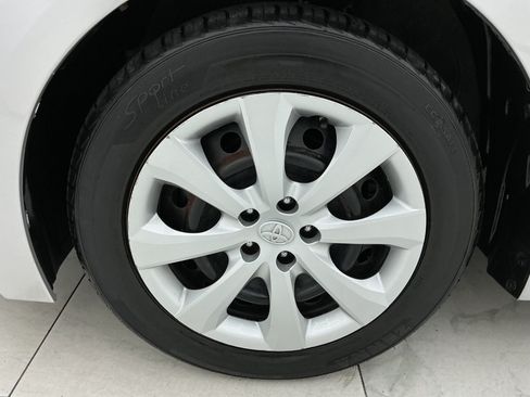 Used 2021 Toyota Corolla LE FWD image 44