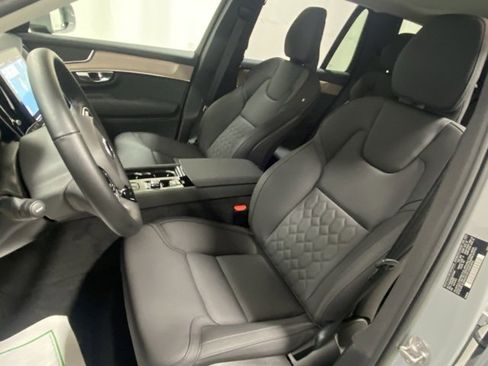 Certified 2025 Volvo XC90 B6 Plus image 11
