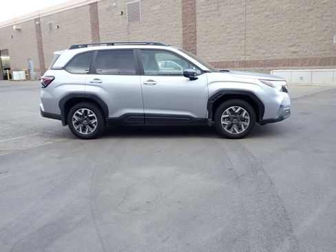 Used 2026 Subaru Forester Premium AWD/4WD image 5
