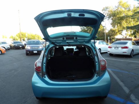 Used 2013 Toyota Prius C Four image 12