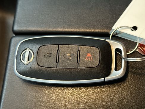 Used 2024 Nissan Rogue S AWD/4WD image 36