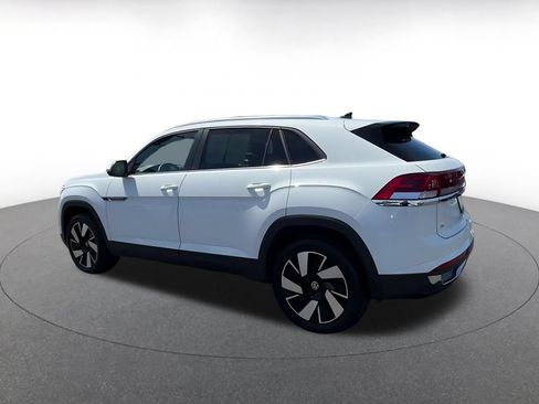 Used 2025 Volkswagen Atlas Cross Sport SE FWD image 8