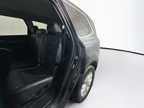 Used 2022 Kia Telluride LX FWD image 26