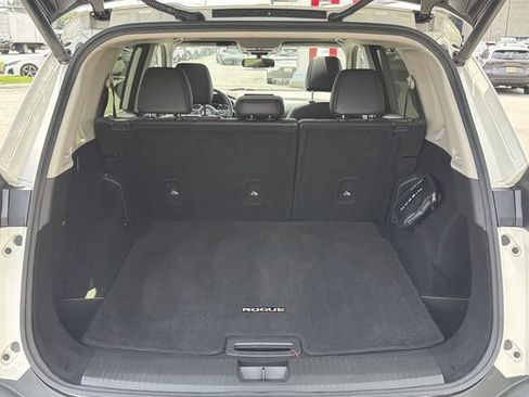 Certified 2023 Nissan Rogue SV w/ SV Premium B Package AWD/4WD image 27