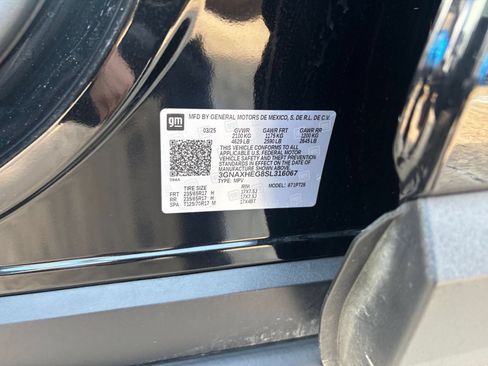 Used 2025 Chevrolet Equinox LT FWD image 29