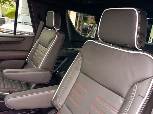 New 2026 GMC Yukon AT4 Ultimate AWD/4WD image 13