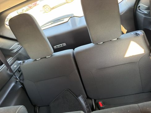 Used 2023 Mitsubishi Outlander ES FWD image 9