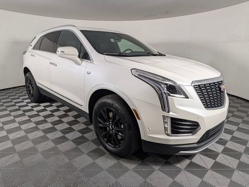 Used 2022 Cadillac XT5 Premium Luxury w/ Technology Package FWD image 9
